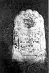 Robert_Bell_tombstone.jpg (60363 bytes)