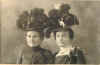 Elizabeth_Duling_Agnes_Roycroft_1896.jpg (117810 bytes)
